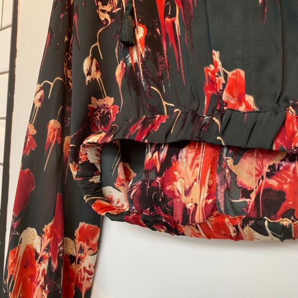 Aritzia Blouse - Picture 5 of 5